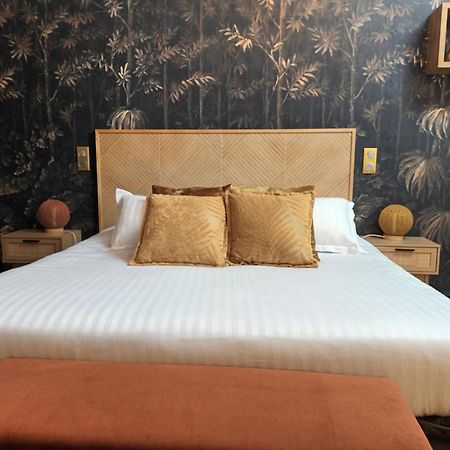 Logis Hotel La Breche - Restaurant Berthelot Amboise Esterno foto