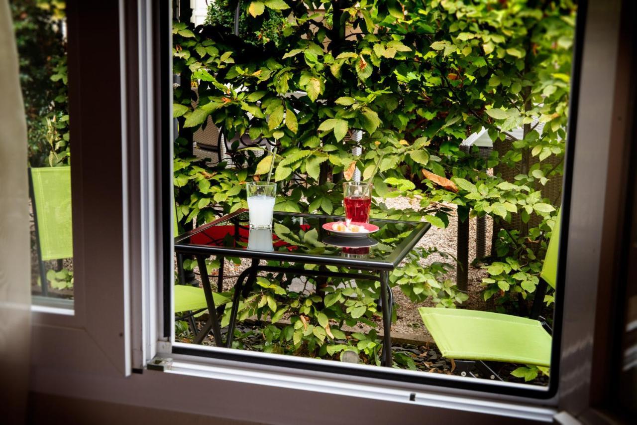 Logis Hotel La Breche - Restaurant Berthelot Amboise Esterno foto