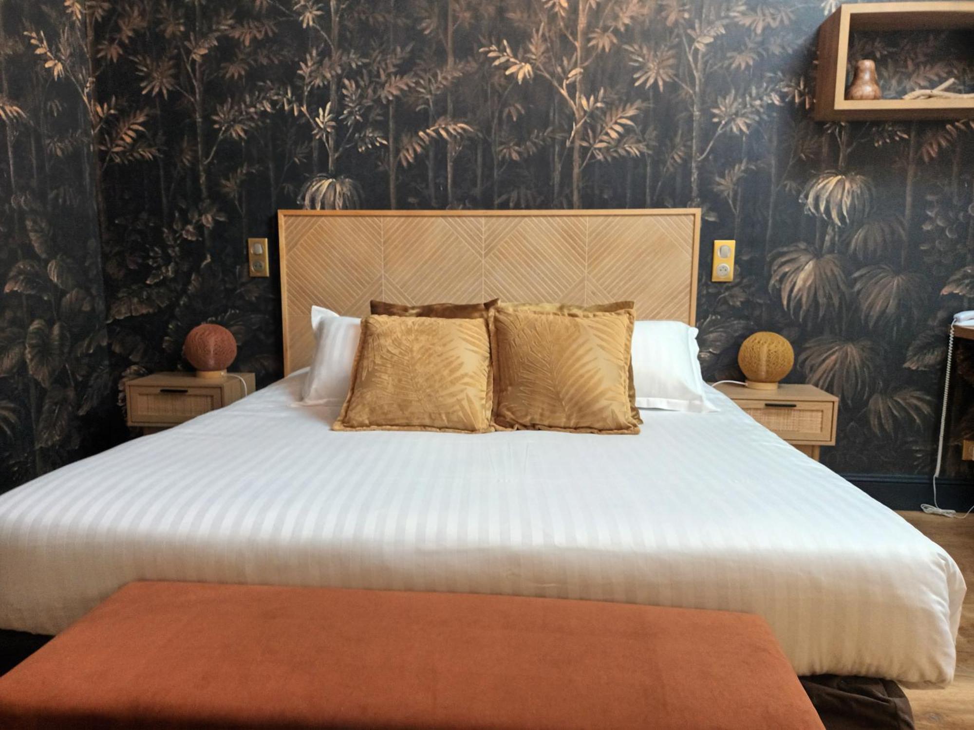 Logis Hotel La Breche - Restaurant Berthelot Amboise Esterno foto