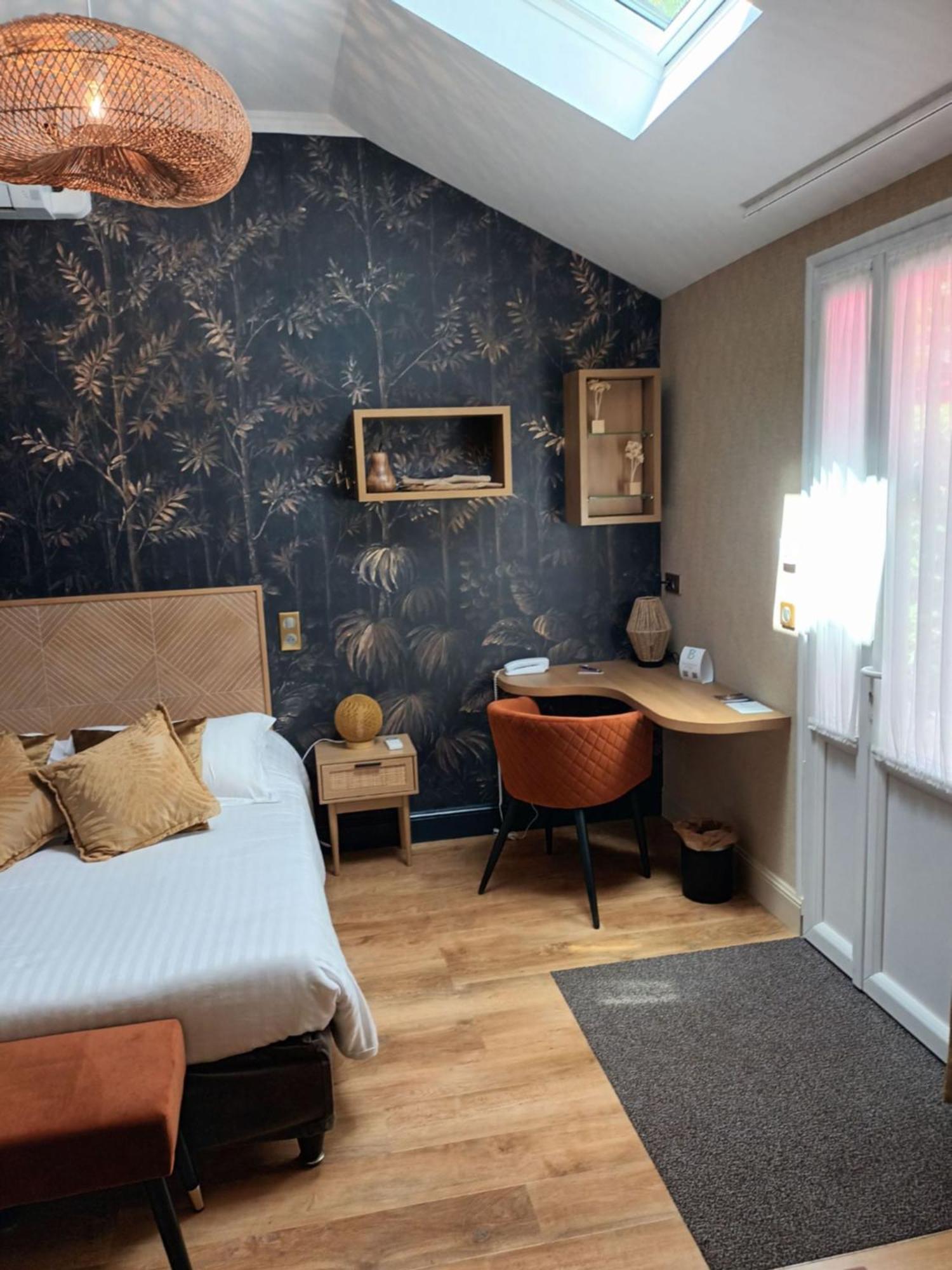 Logis Hotel La Breche - Restaurant Berthelot Amboise Esterno foto