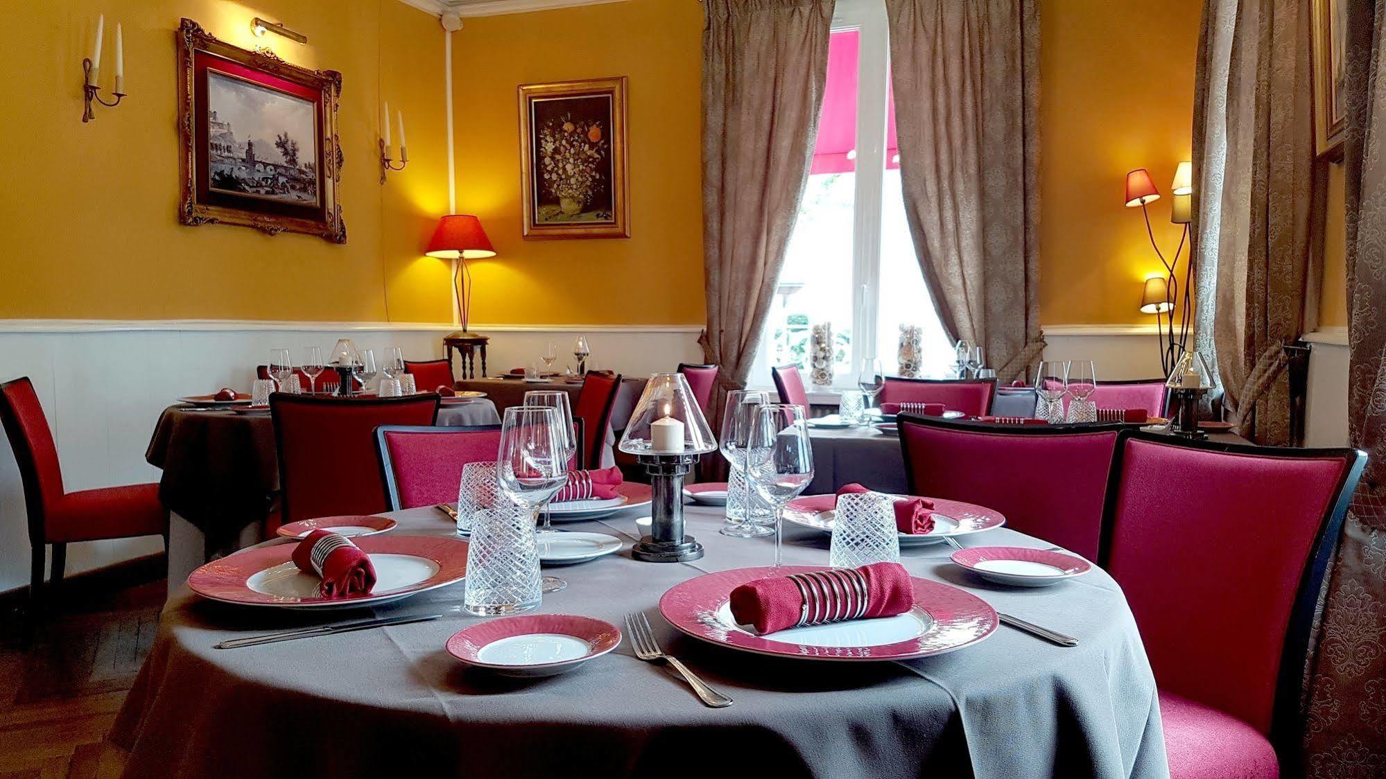 Logis Hotel La Breche - Restaurant Berthelot Amboise Esterno foto