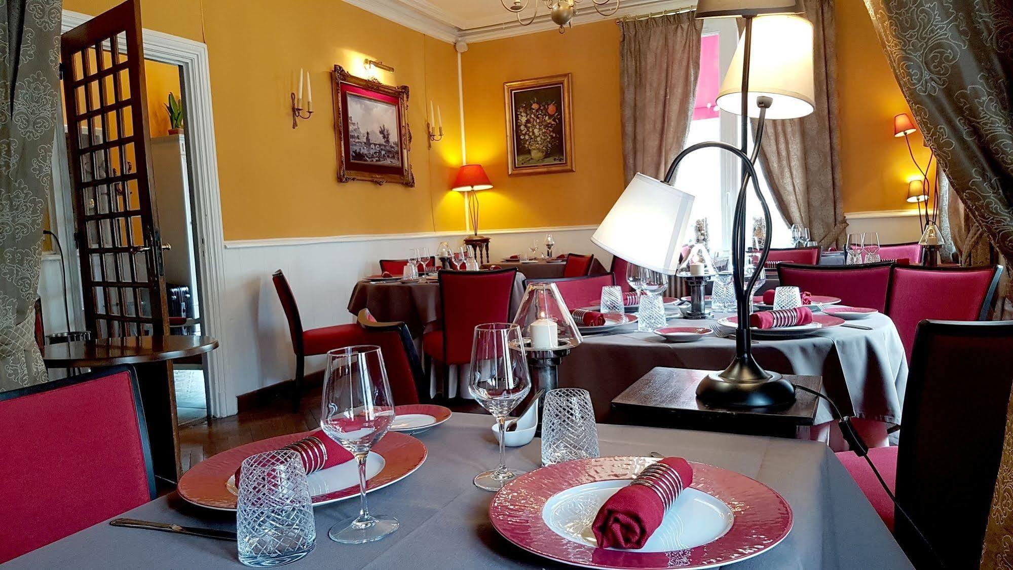 Logis Hotel La Breche - Restaurant Berthelot Amboise Esterno foto