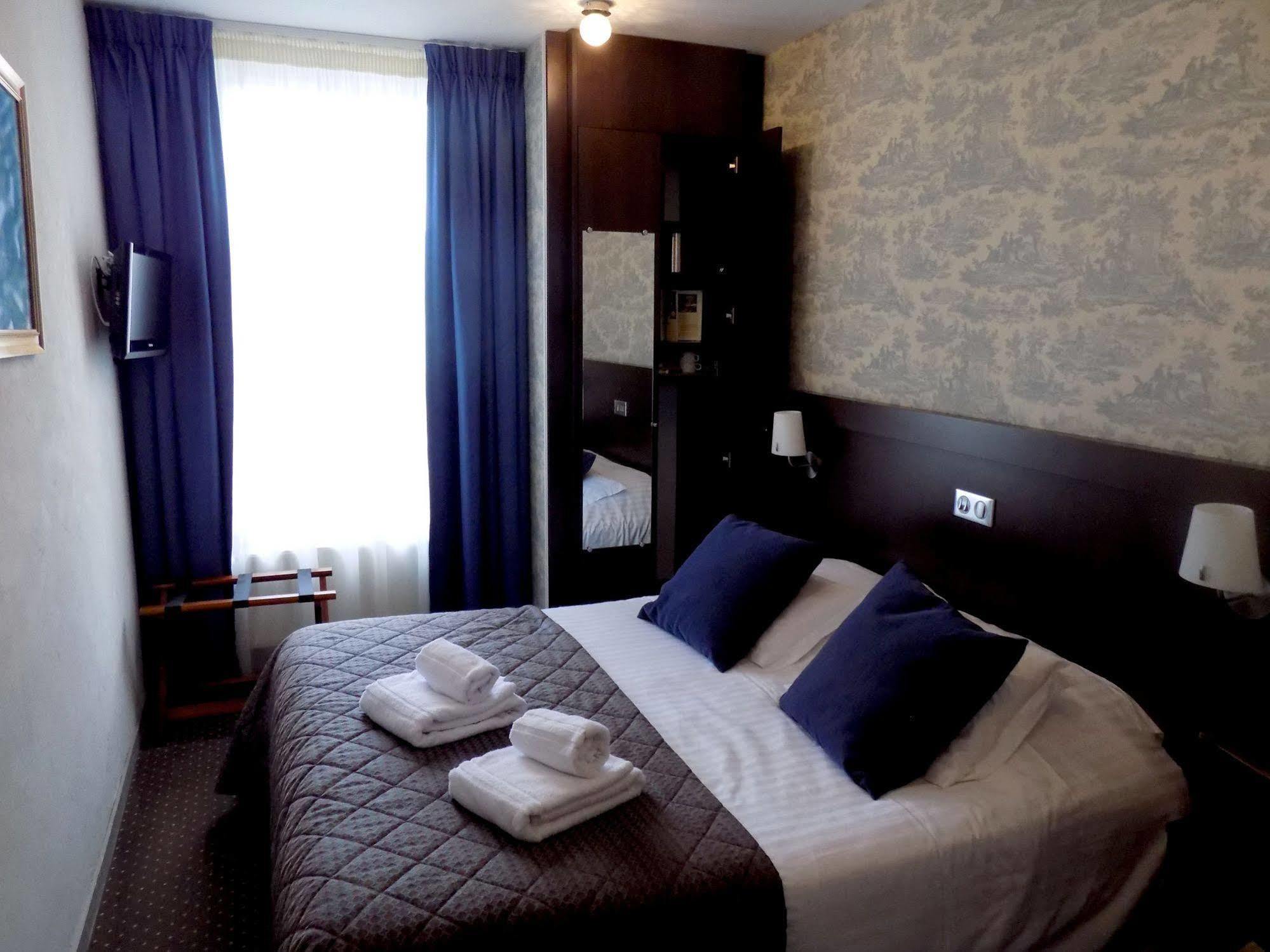Logis Hotel La Breche - Restaurant Berthelot Amboise Esterno foto