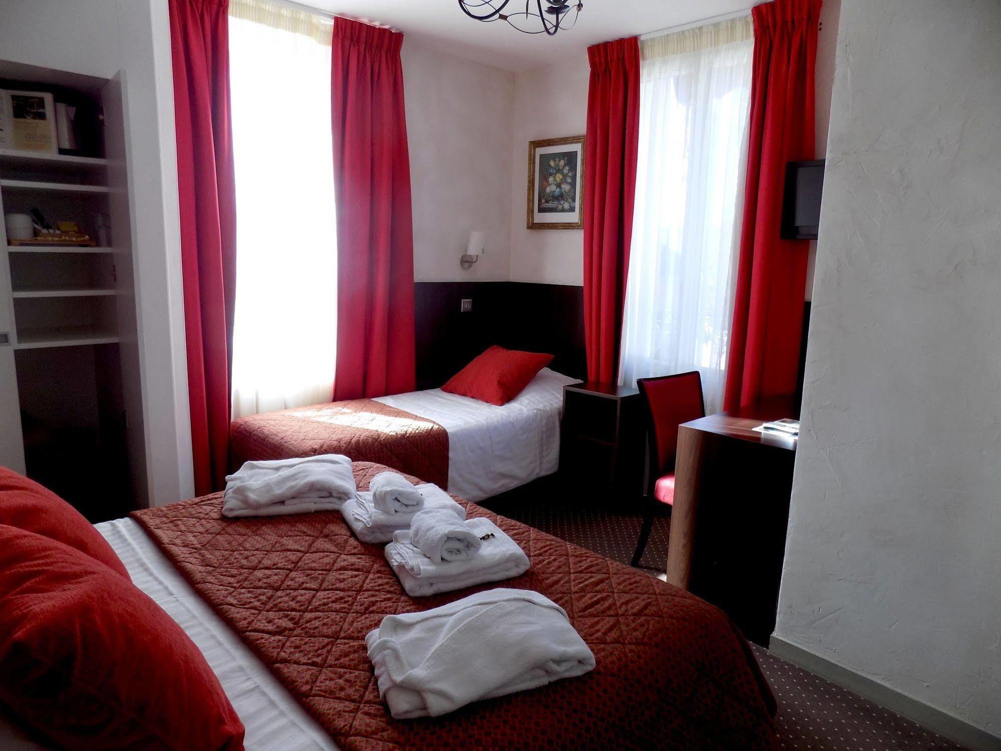 Logis Hotel La Breche - Restaurant Berthelot Amboise Esterno foto